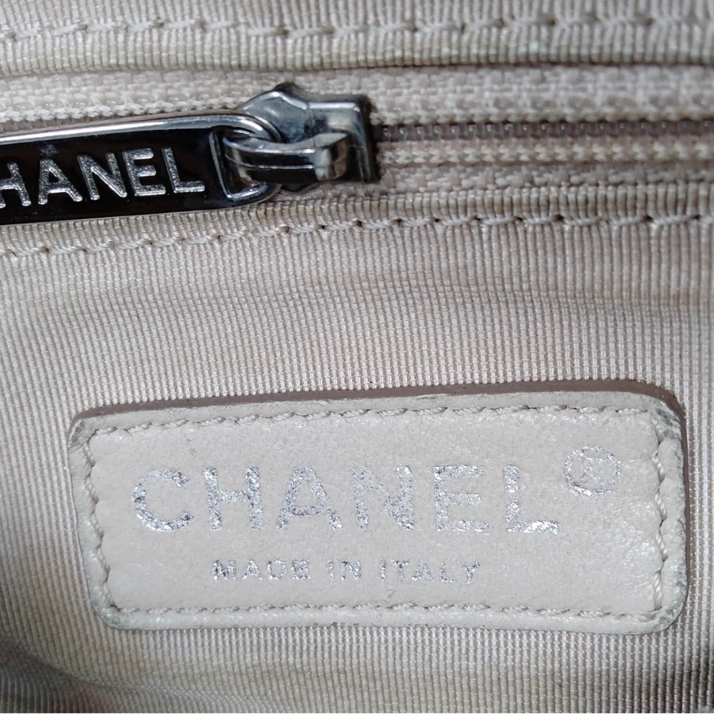 Chanel Black Embossed Shoulder Bag - Picture 2 of 12